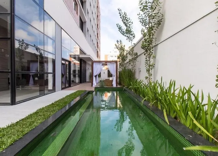 709- Apartamento Decorado Encantador, mobiliado, amplo, cozinha completa, Excelente localização no Rebouças